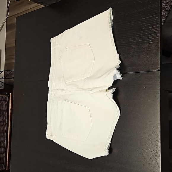 GAP White Denim Short - Picture 6 of 7